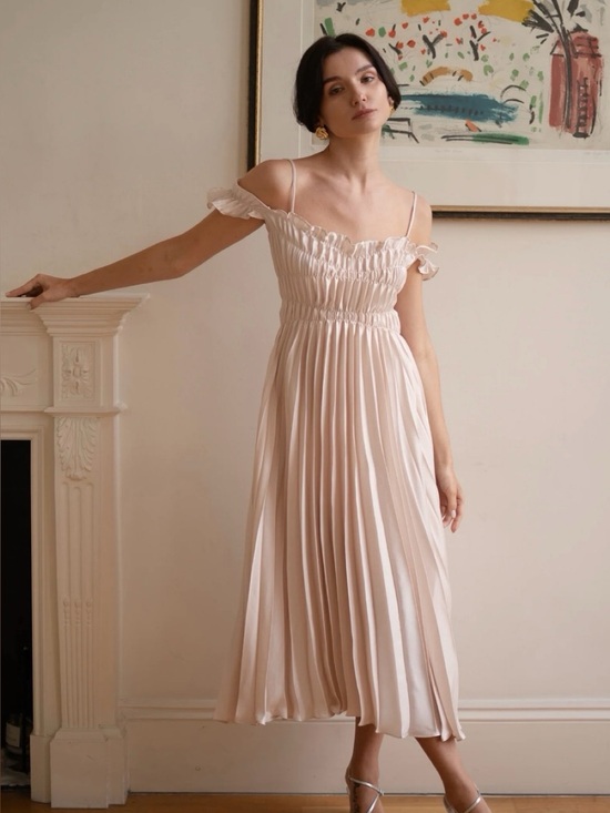 Georgia Hardinge Dresses & Skirts - NWOT Georgia Hardinge Siren Dress in Oyster Women’s 10
